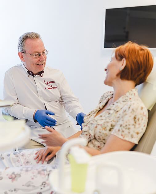 Dr. Volom András fogorvos, fogászat, Holisztikus fogászat és migrénterápia Budapest 3. kerületében,